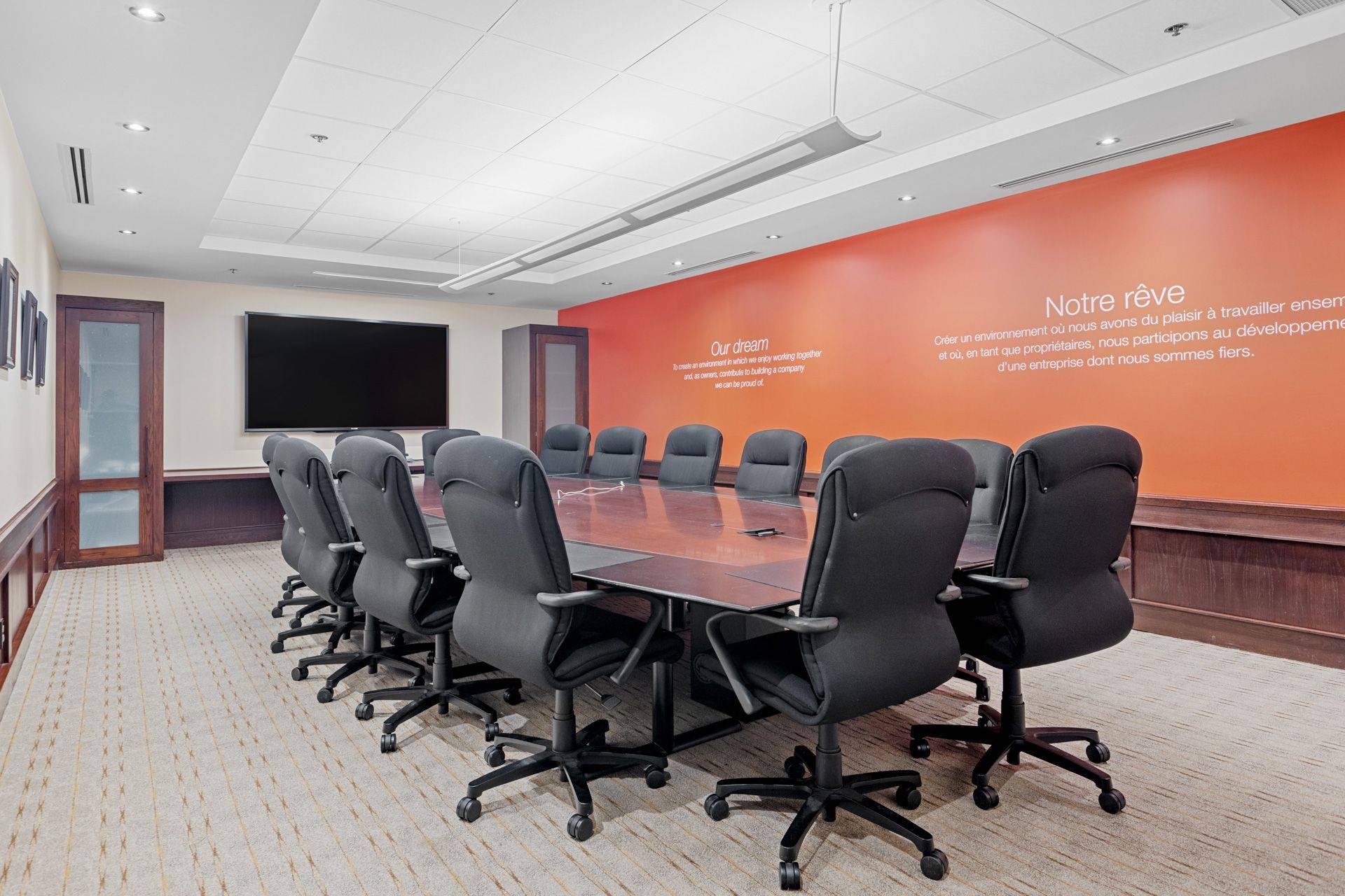 Beacon Hill North - South And Area, ON K1J 9B9,1410 Blair Towers PL #700