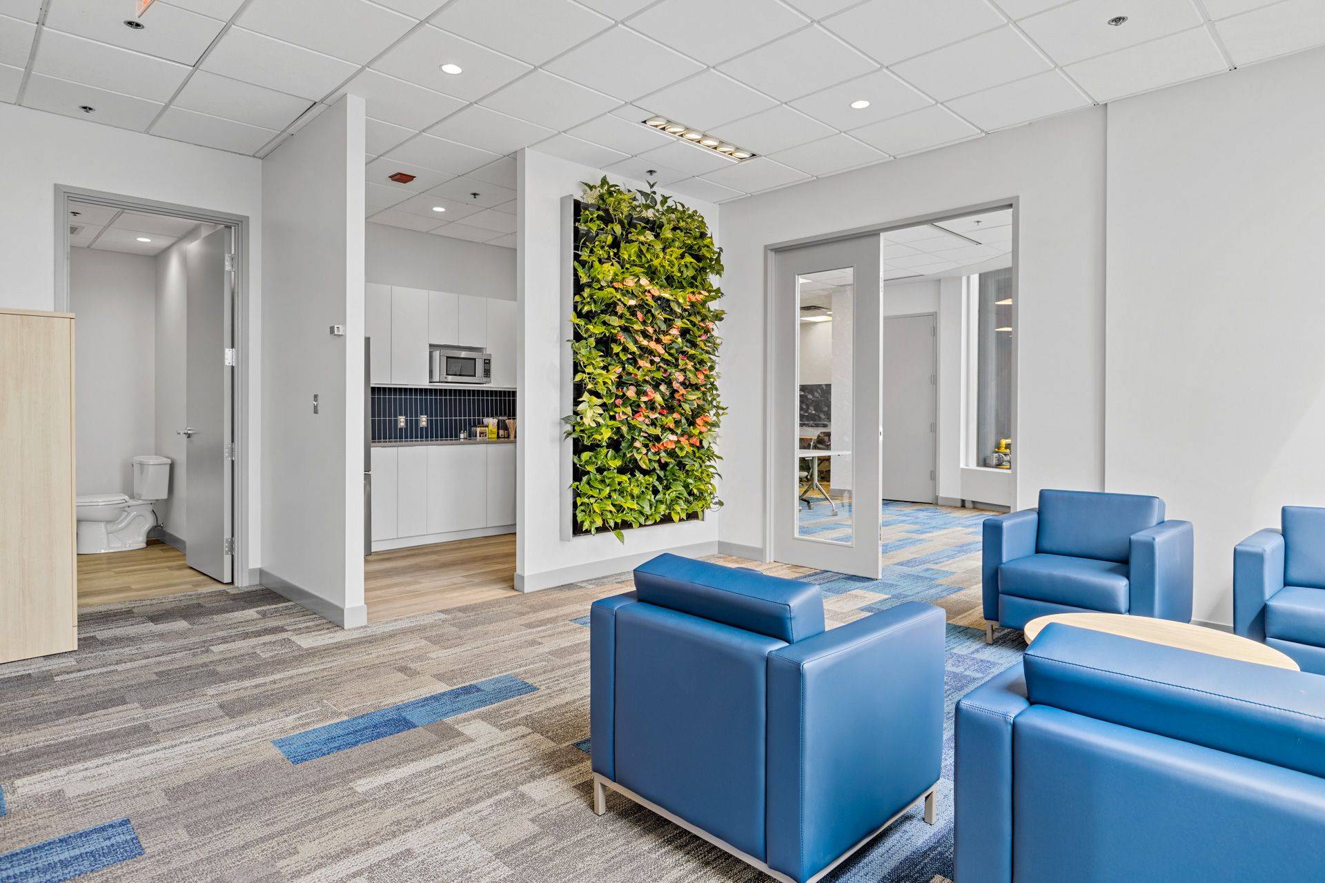 Beacon Hill North - South And Area, ON K1J 9B9,1410 Blair Towers PL #800