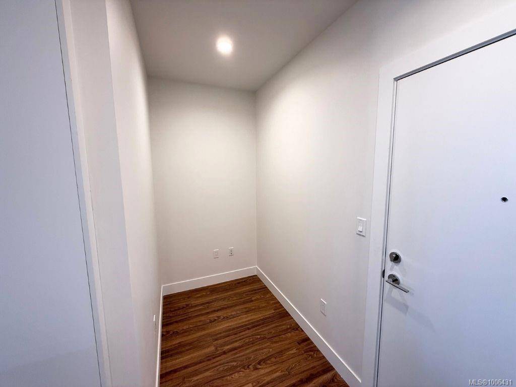 Nanaimo, BC V9V 1W4,6320 Sentinal Dr #107