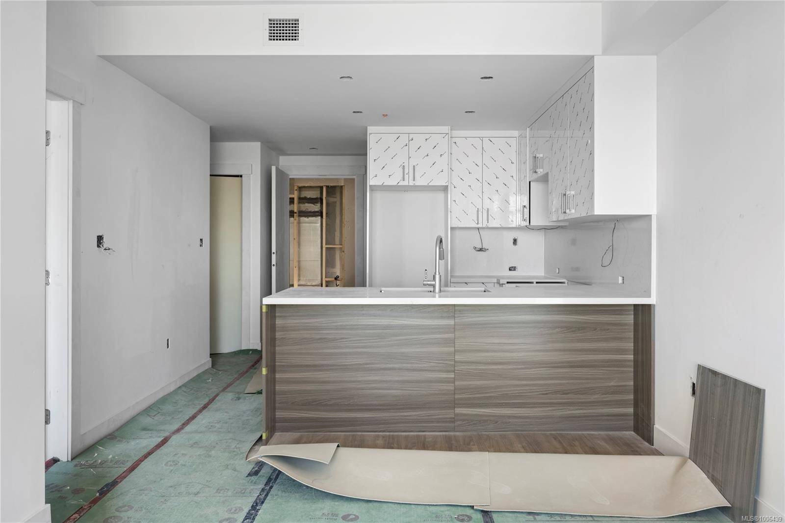 Nanaimo, BC V9V 1W4,6320 Sentinal Dr #302