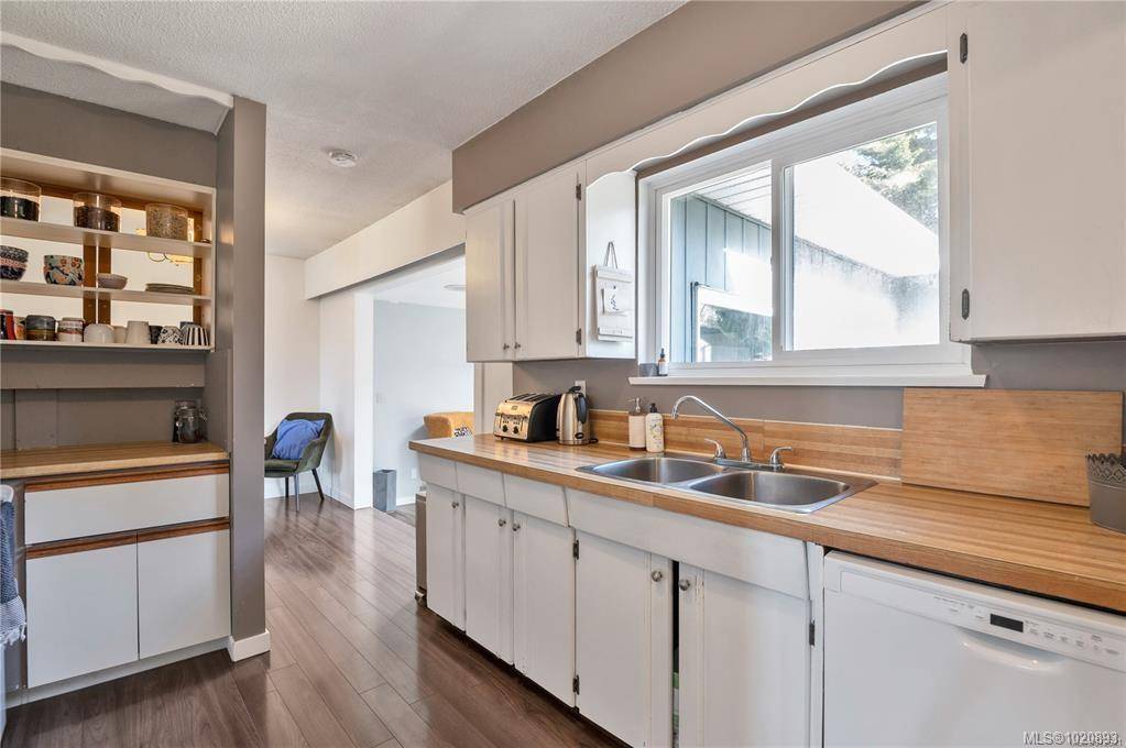 Campbell River, BC V9W 5S3,688 Glenalan Rd