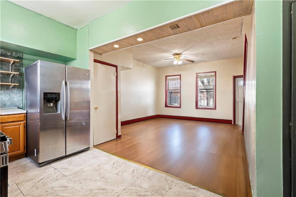 Staten  Island, NY 10305,111 Chestnut AVE