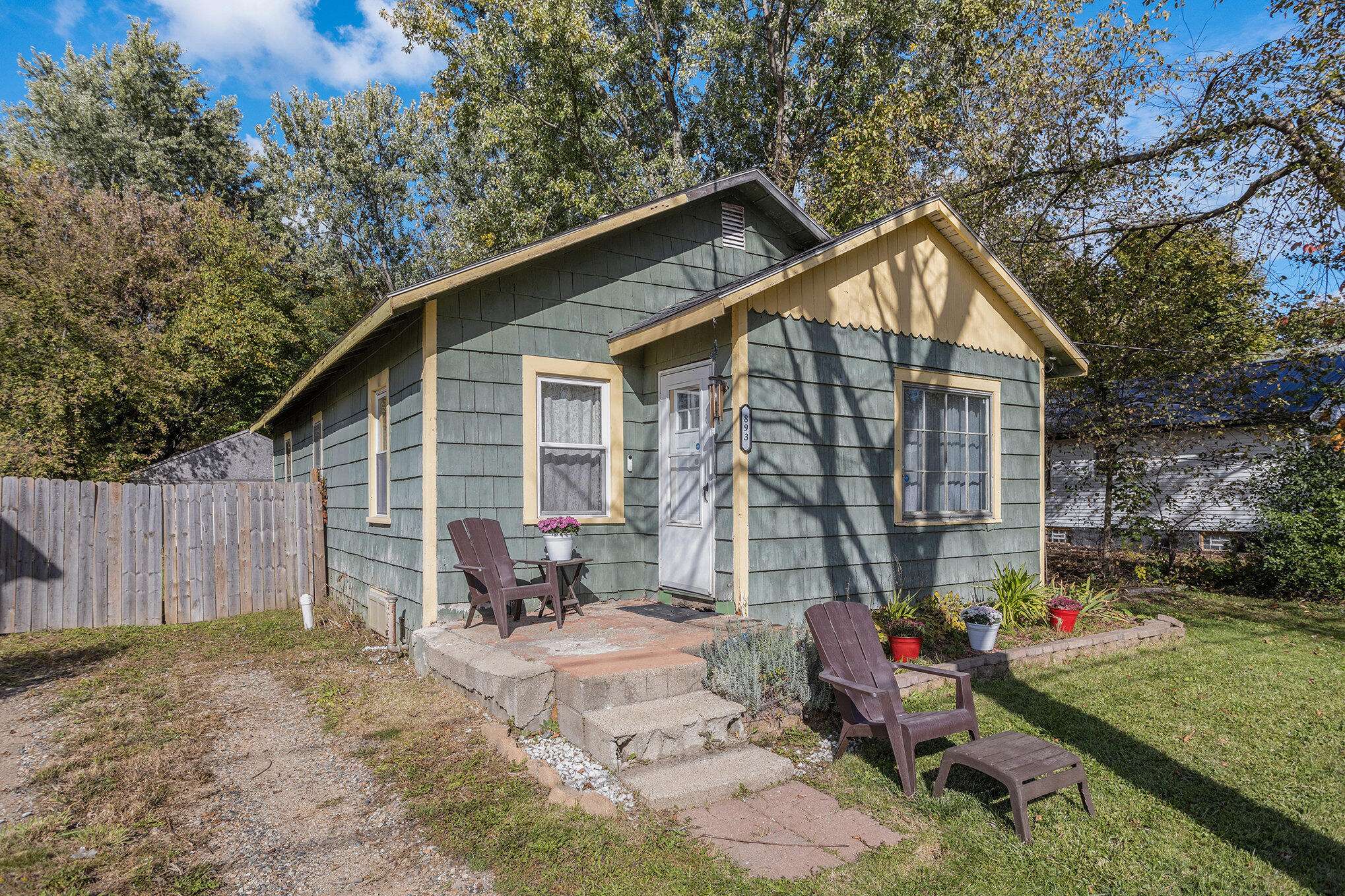 Kalamazoo, MI 49004,893 E G AVE