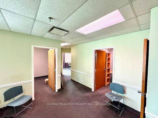 Toronto C06, ON M3H 5Z3,3910 Bathurst ST #201