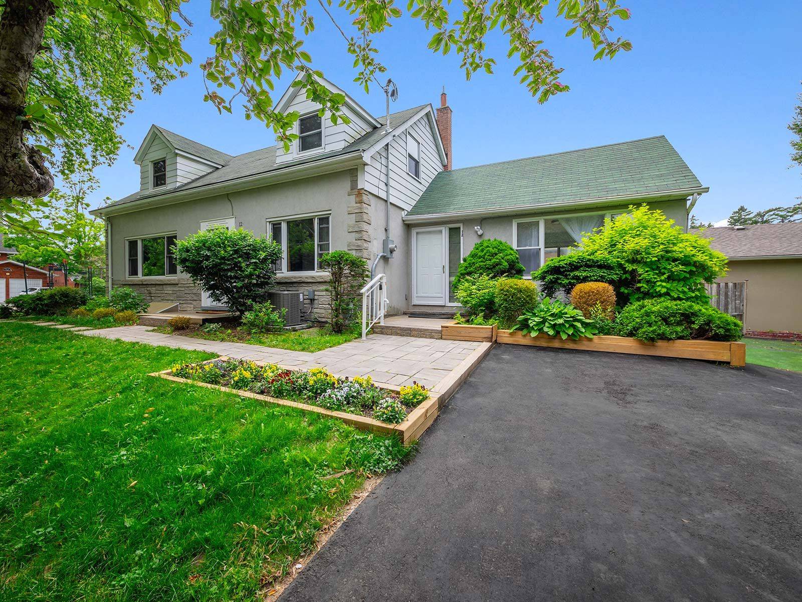 Toronto W10, ON M9V 2S6,12 Gibson AVE