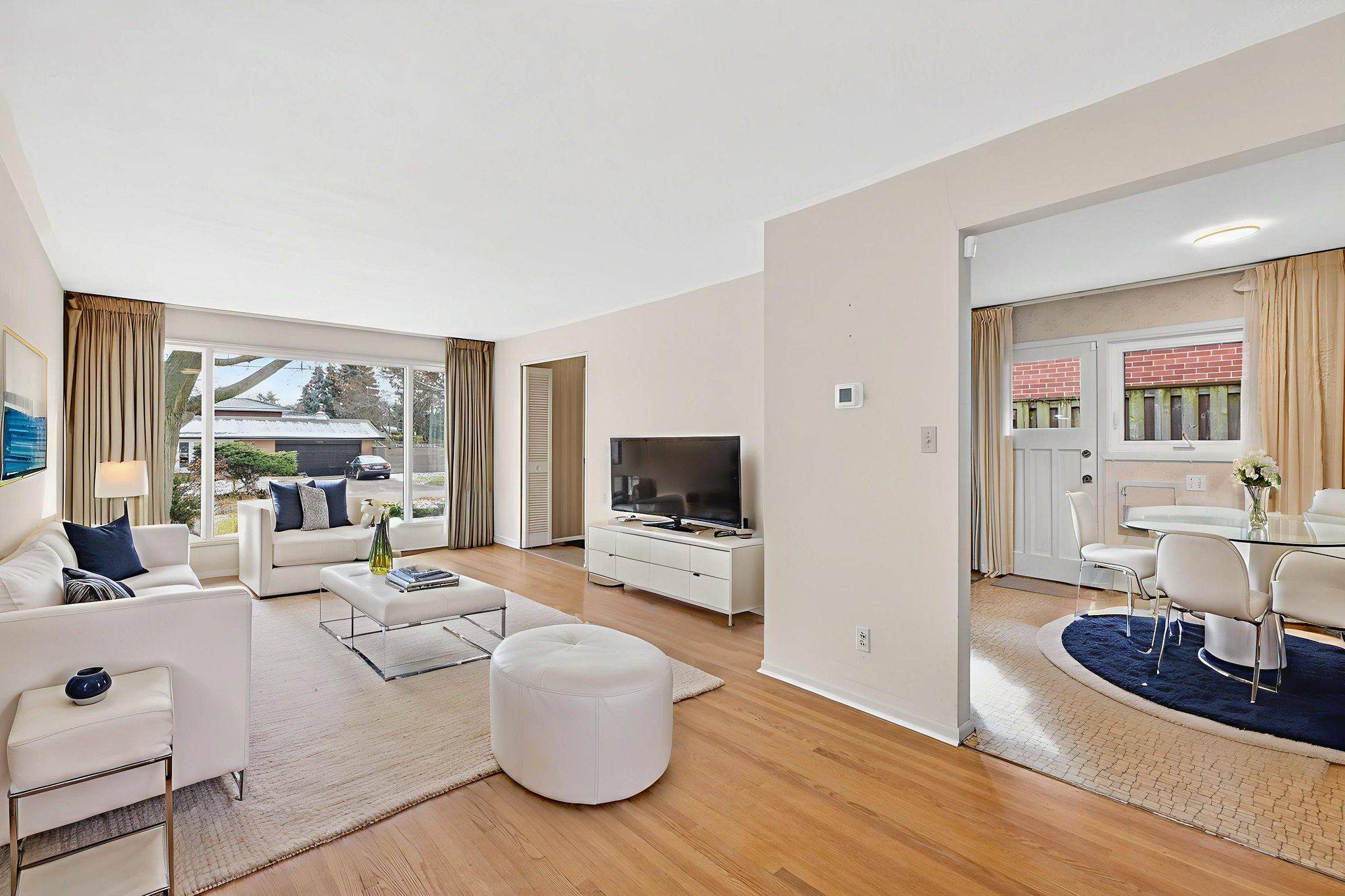 Mississauga, ON L4Y 2G4,1021 Vera Cruz DR