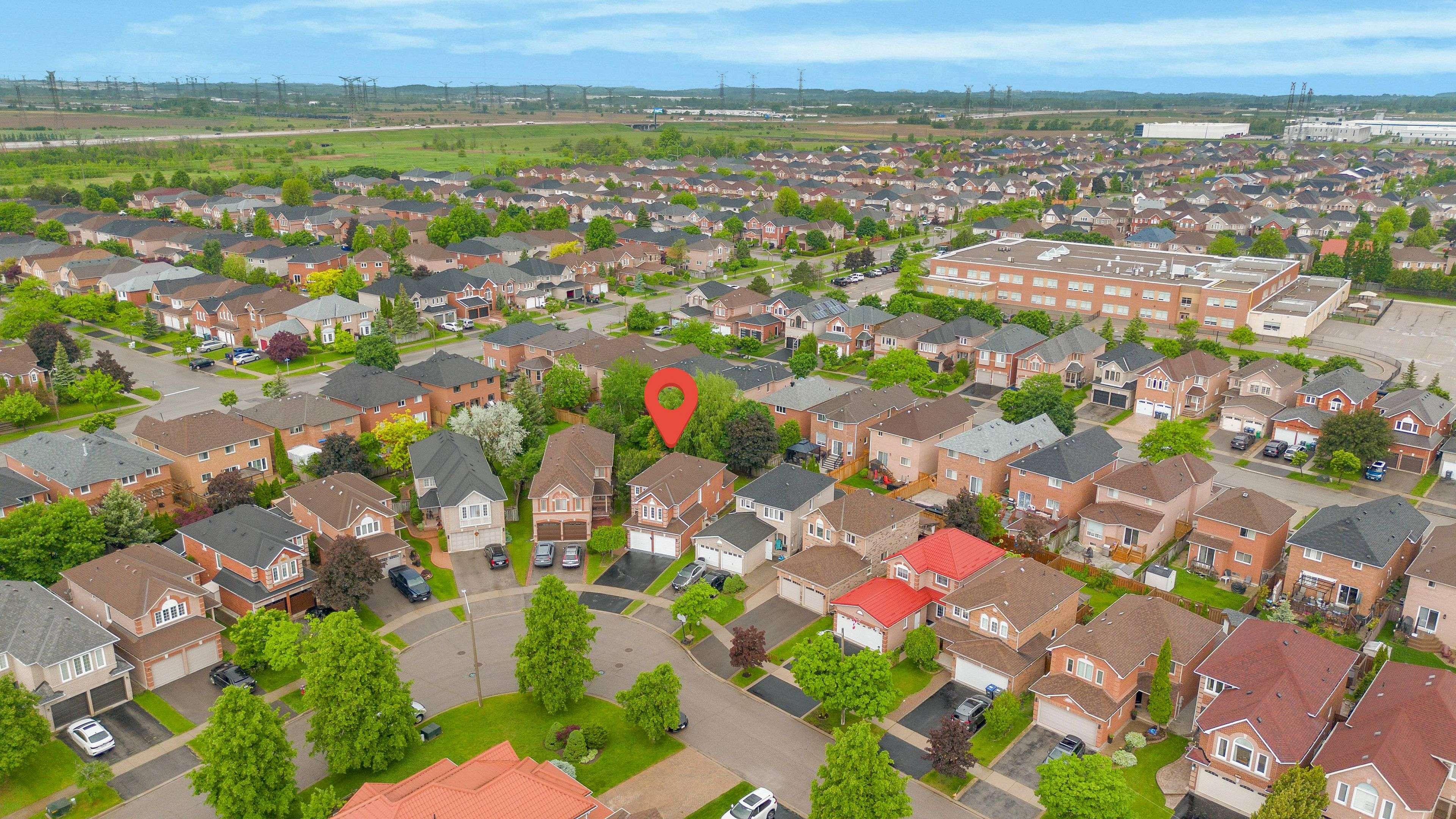 Mississauga, ON L5N 7H3,7159 Spyglass CRES