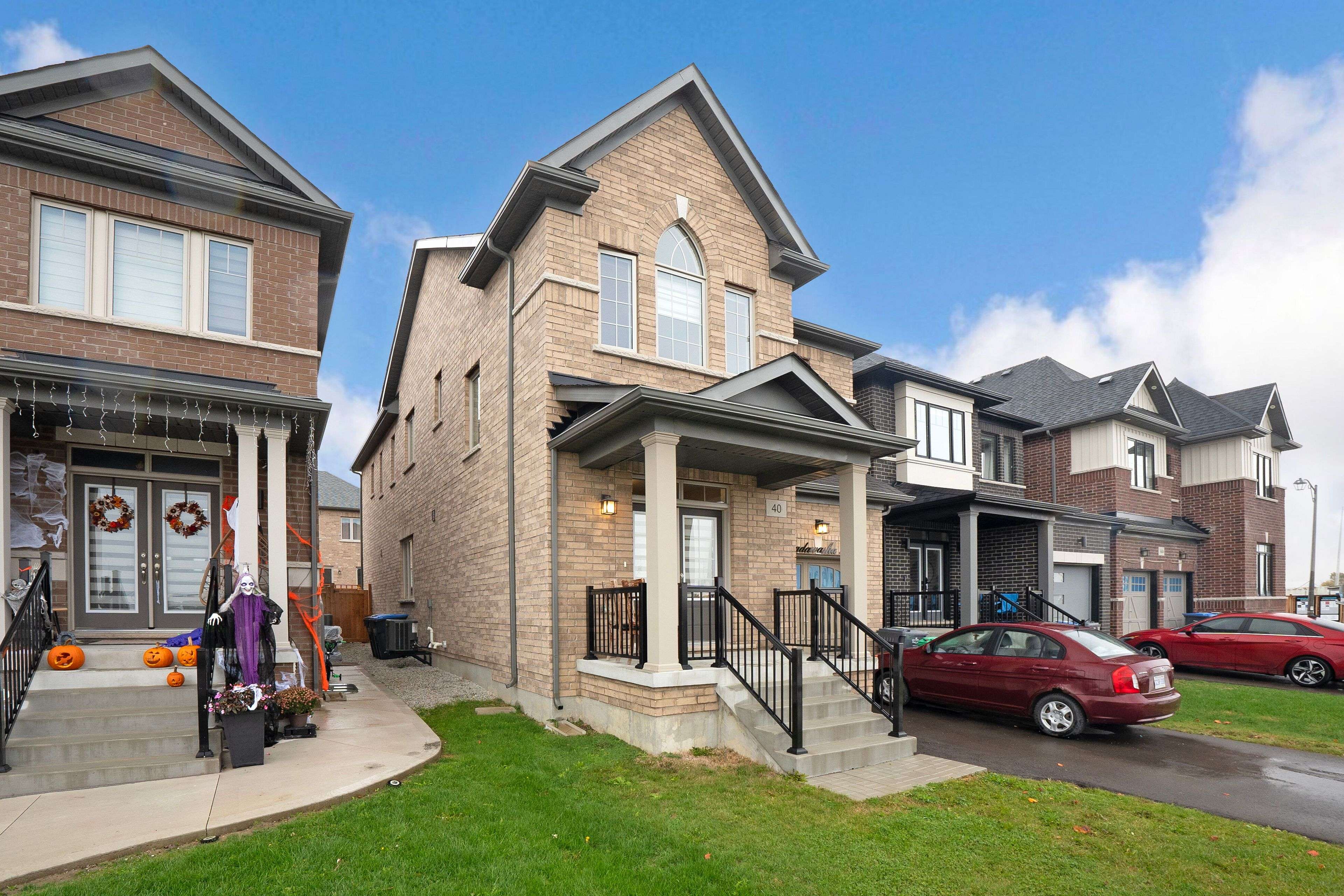 Caledon, ON L7C 1Z9,40 Madawaksa RD