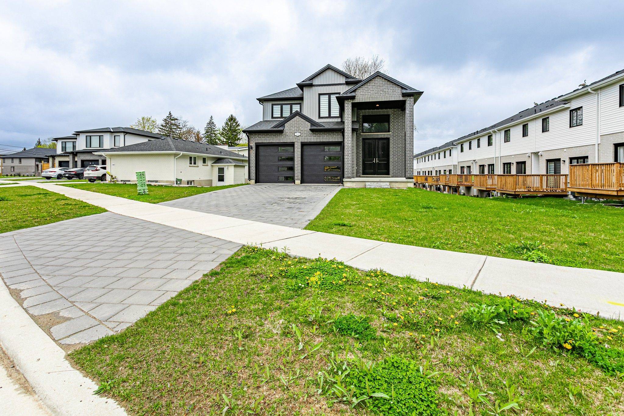 London South, ON N6M 0K1,3328 Oriole DR