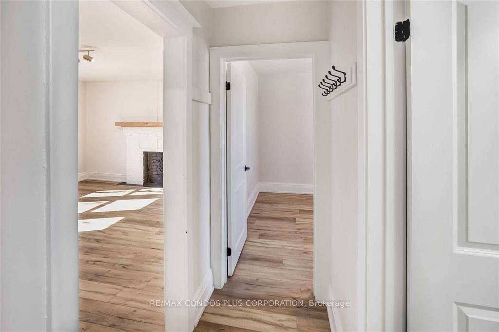 Hamilton, ON L8S 3Y6,4 North Oval ST #4