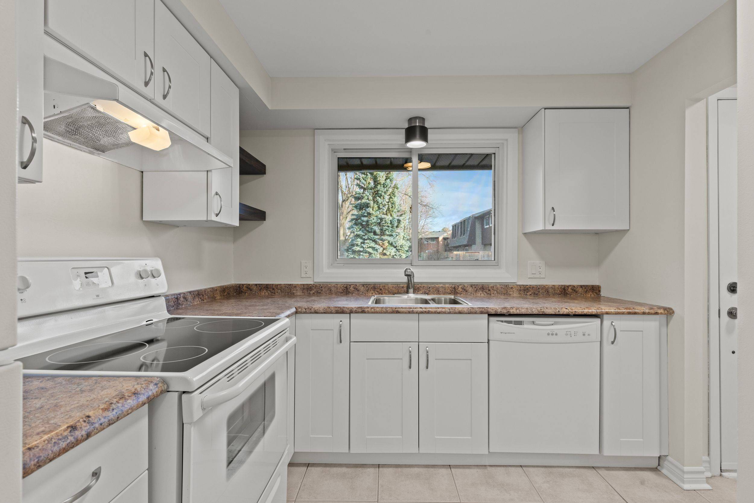 St. Catharines, ON L2N 6P3,151 LINWELL RD #35