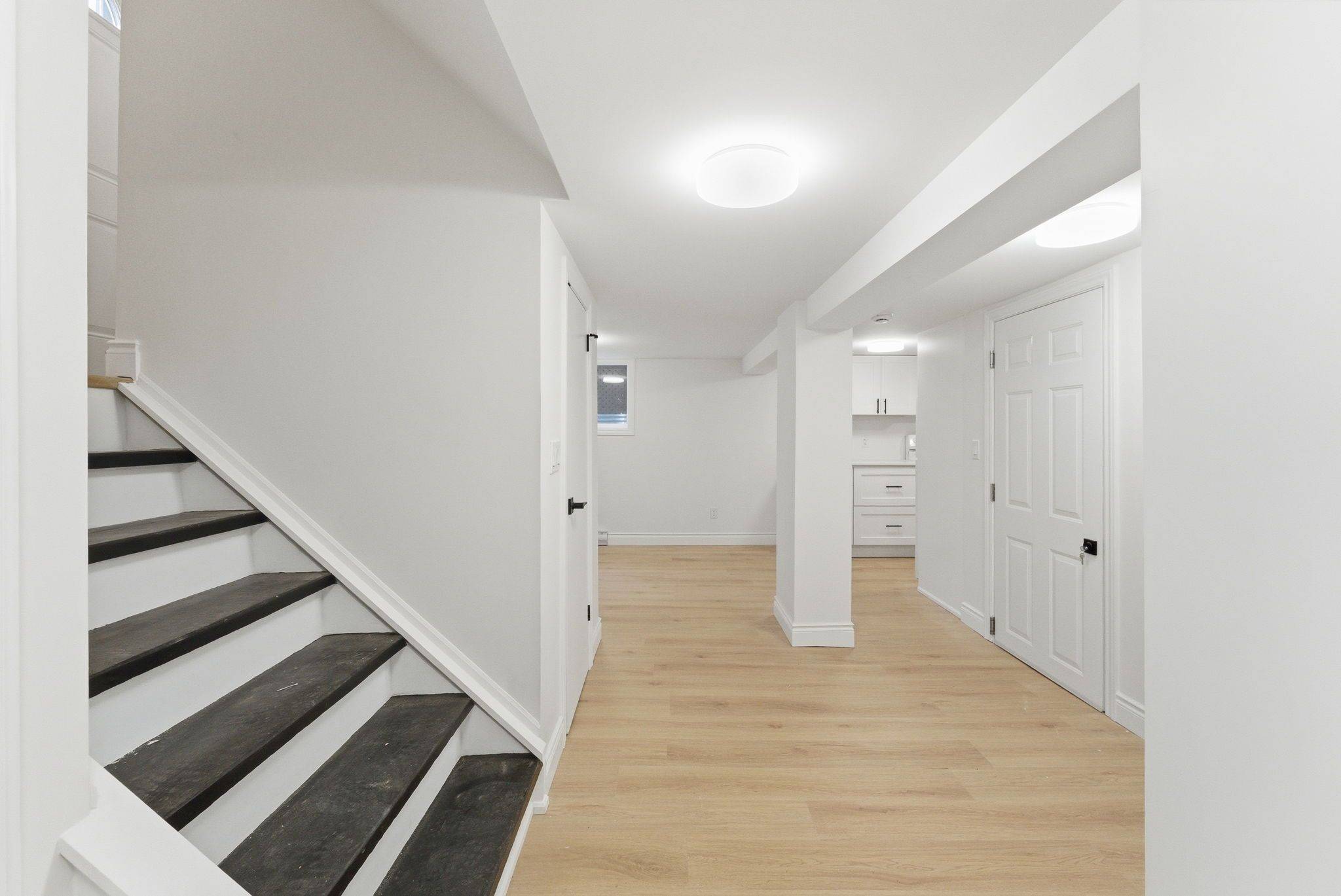 Hamilton, ON L9A 4M7,262 East 17th ST #Basement