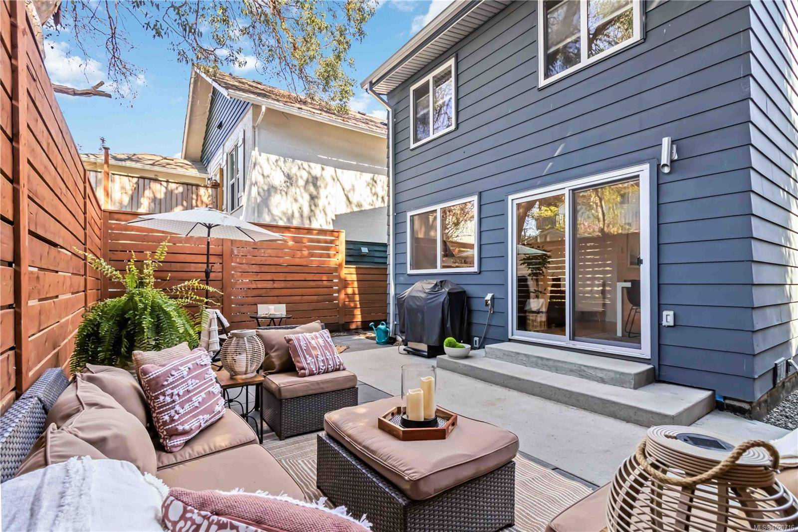 Victoria, BC V8V 2E5,126 Rendall St