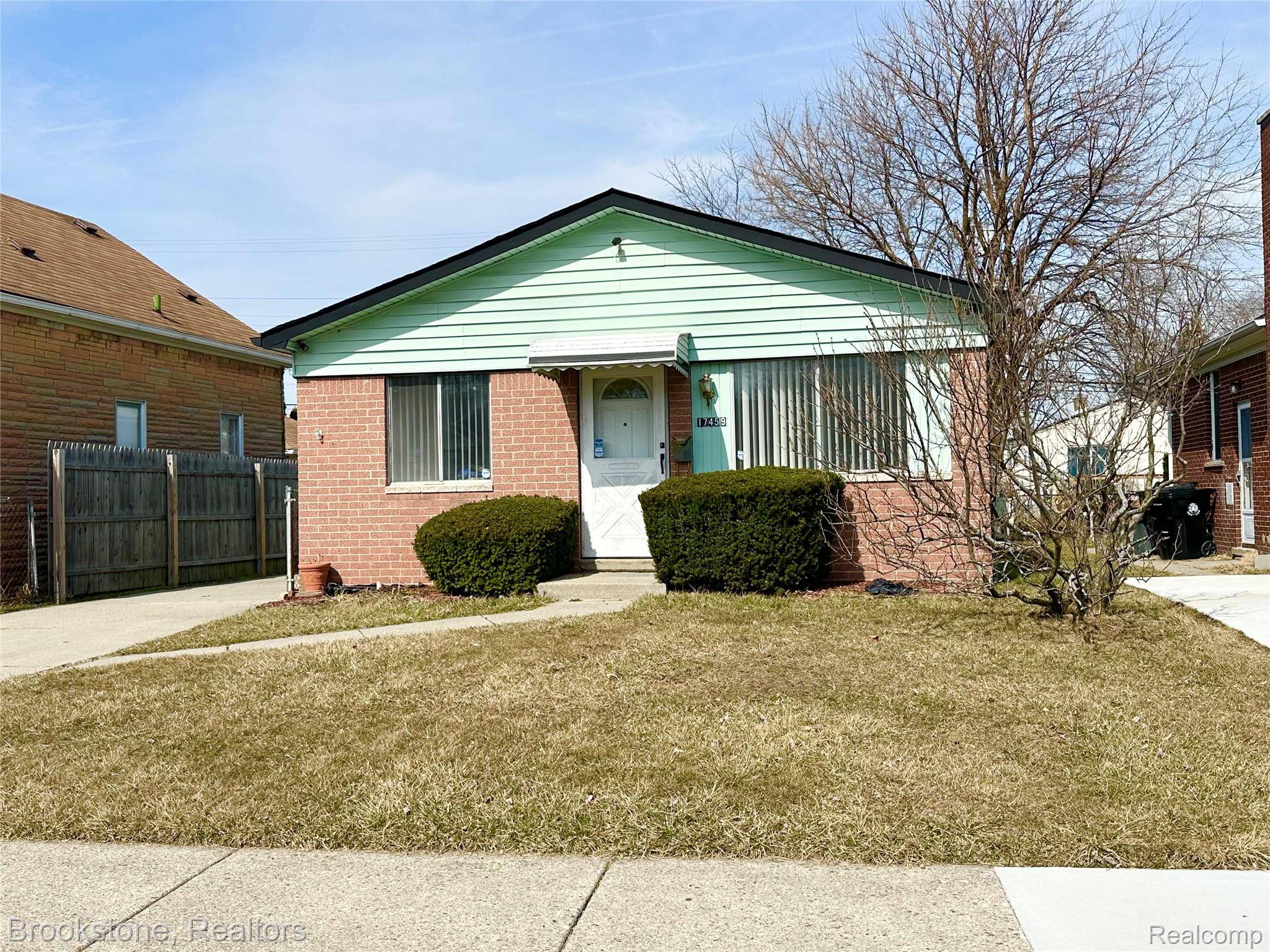 Roseville, MI 48066,17459 Roseville BLVD