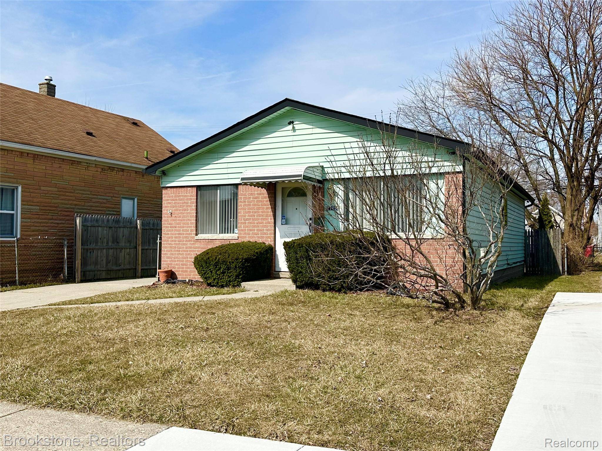 Roseville, MI 48066,17459 Roseville BLVD