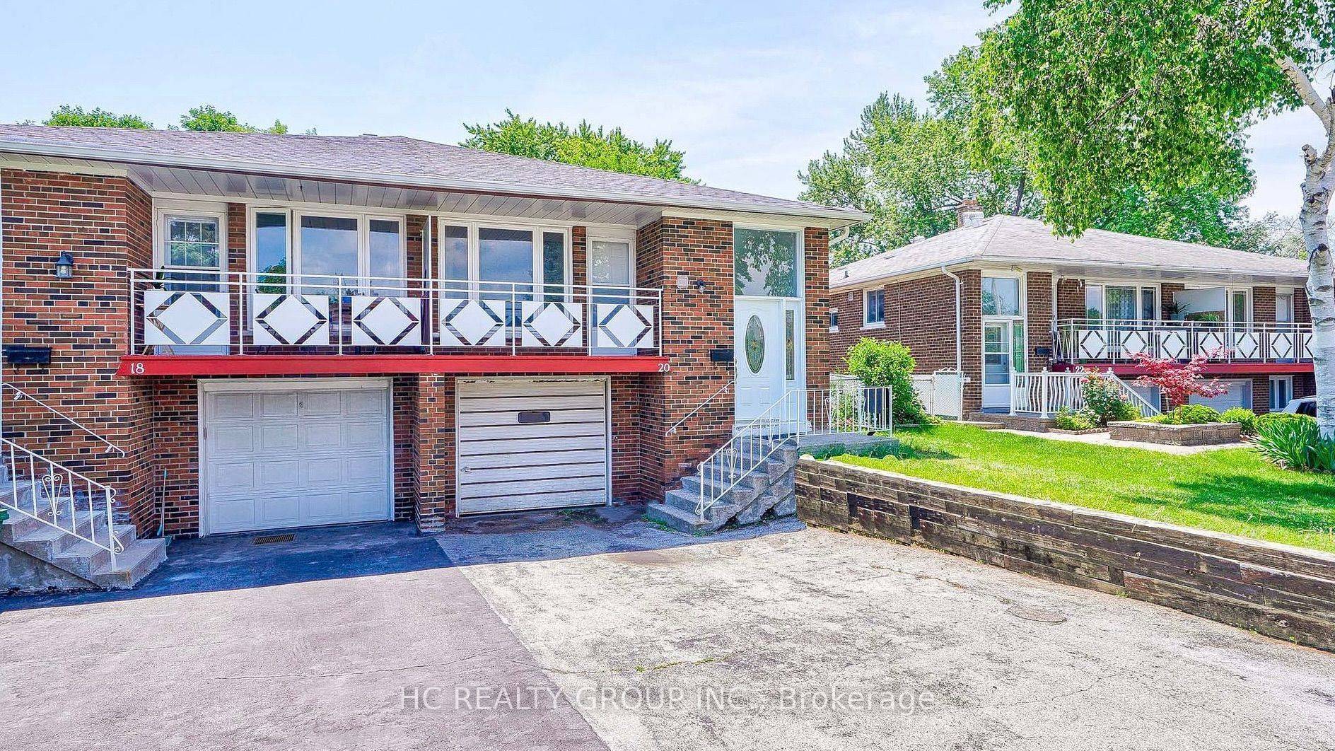Toronto C15, ON M2H 1K3,20 Greyhound DR #Upper