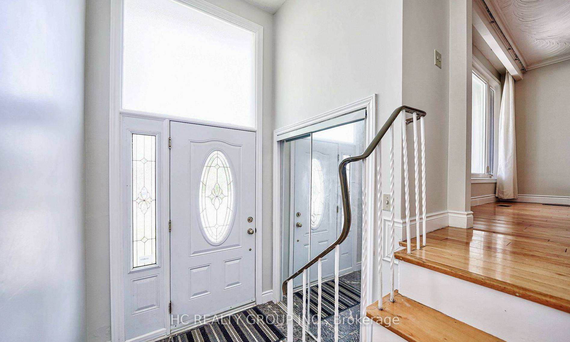 Toronto C15, ON M2H 1K3,20 Greyhound DR #Upper