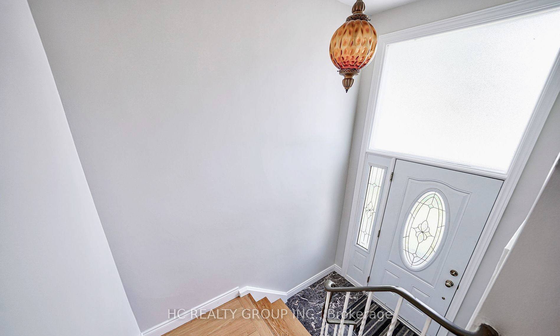 Toronto C15, ON M2H 1K3,20 Greyhound DR #Upper