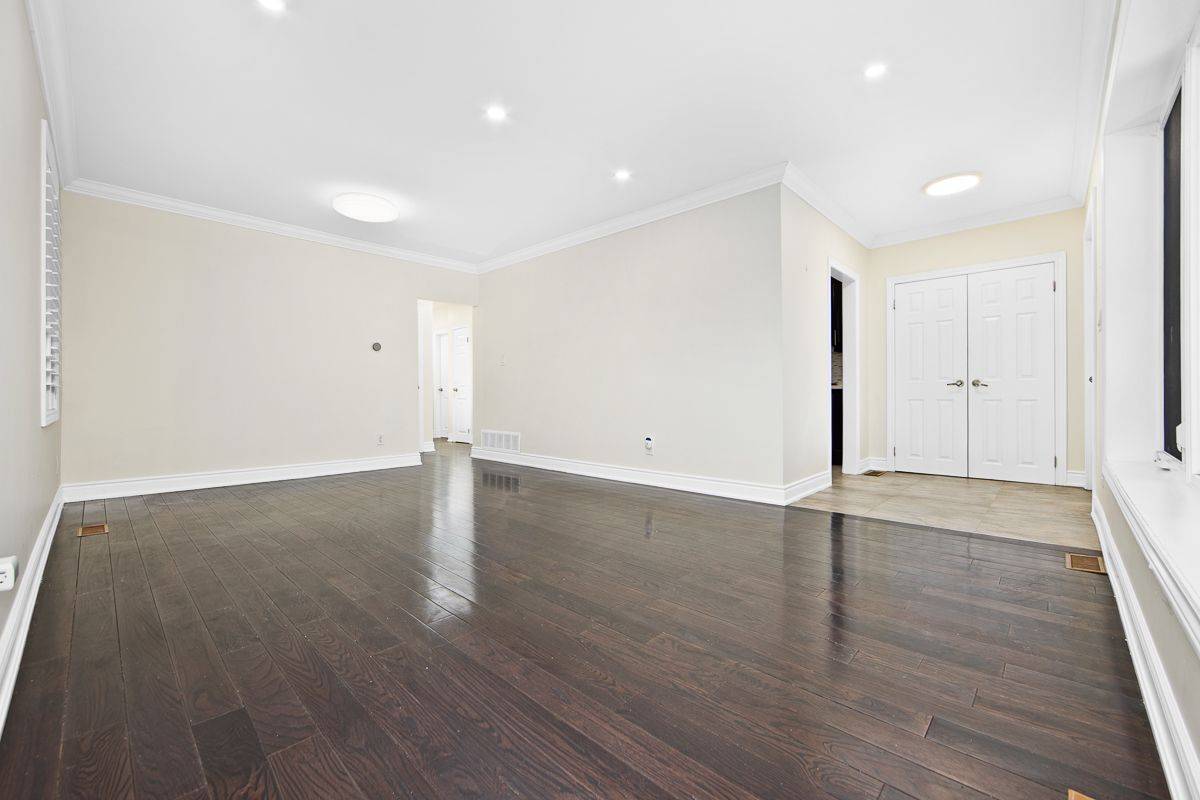 Toronto E09, ON M1G 3B3,60 Slan AVE