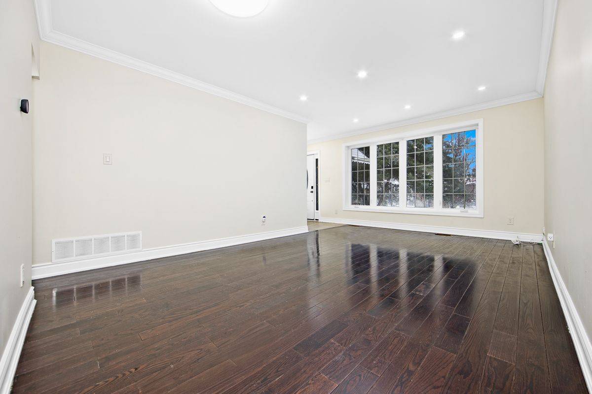 Toronto E09, ON M1G 3B3,60 Slan AVE