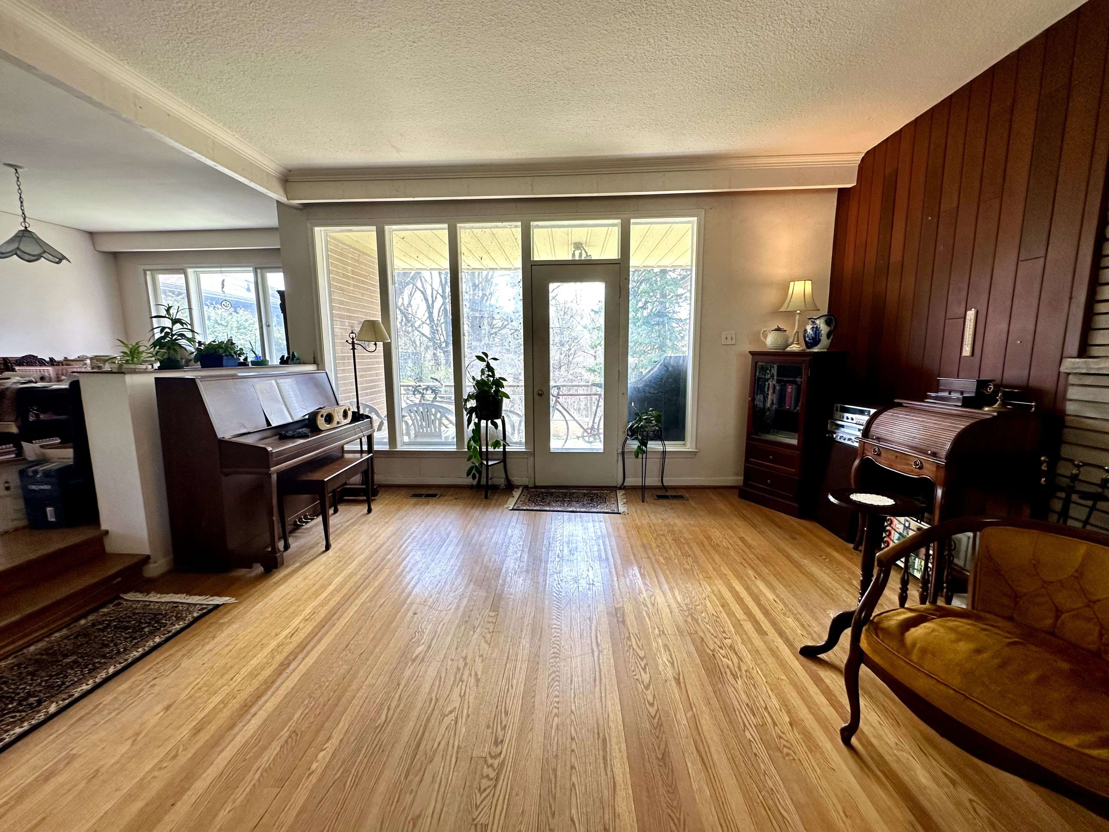 Toronto E08, ON M1M 1G4,23 Ayre Point RD