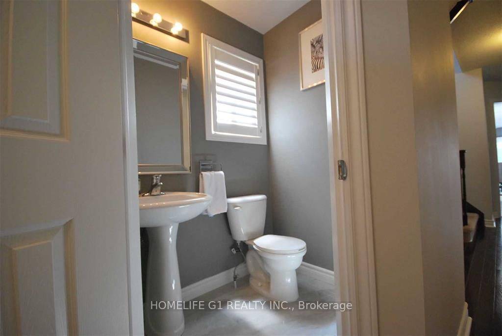 Whitby, ON L1R 0J5,174 Cathedral DR