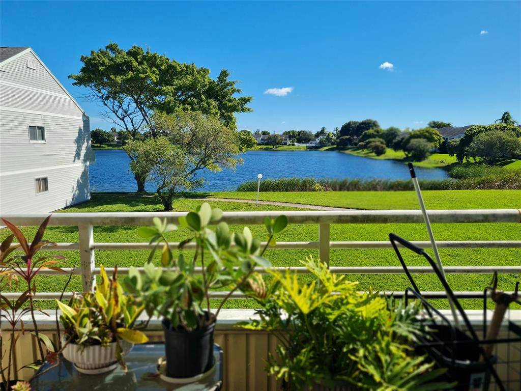 Lauderdale Lakes, FL 33309,3421 NW 44th St #203