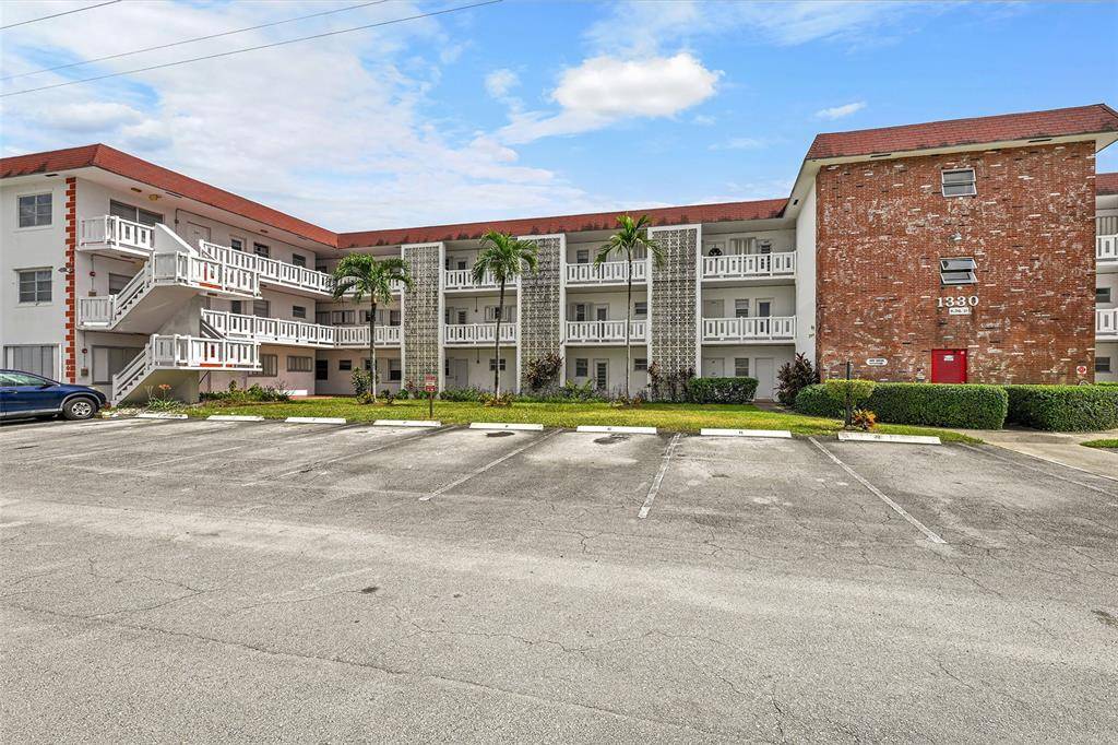 Lauderhill, FL 33313,1330 NW 43rd Ave #104