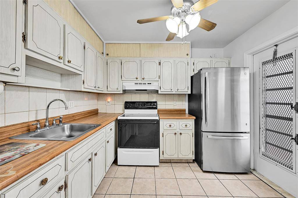 Lauderhill, FL 33313,1330 NW 43rd Ave #104