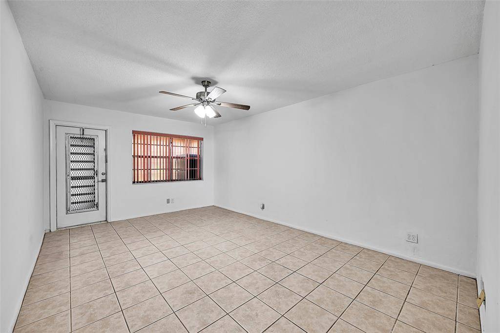 Lauderhill, FL 33313,1330 NW 43rd Ave #104