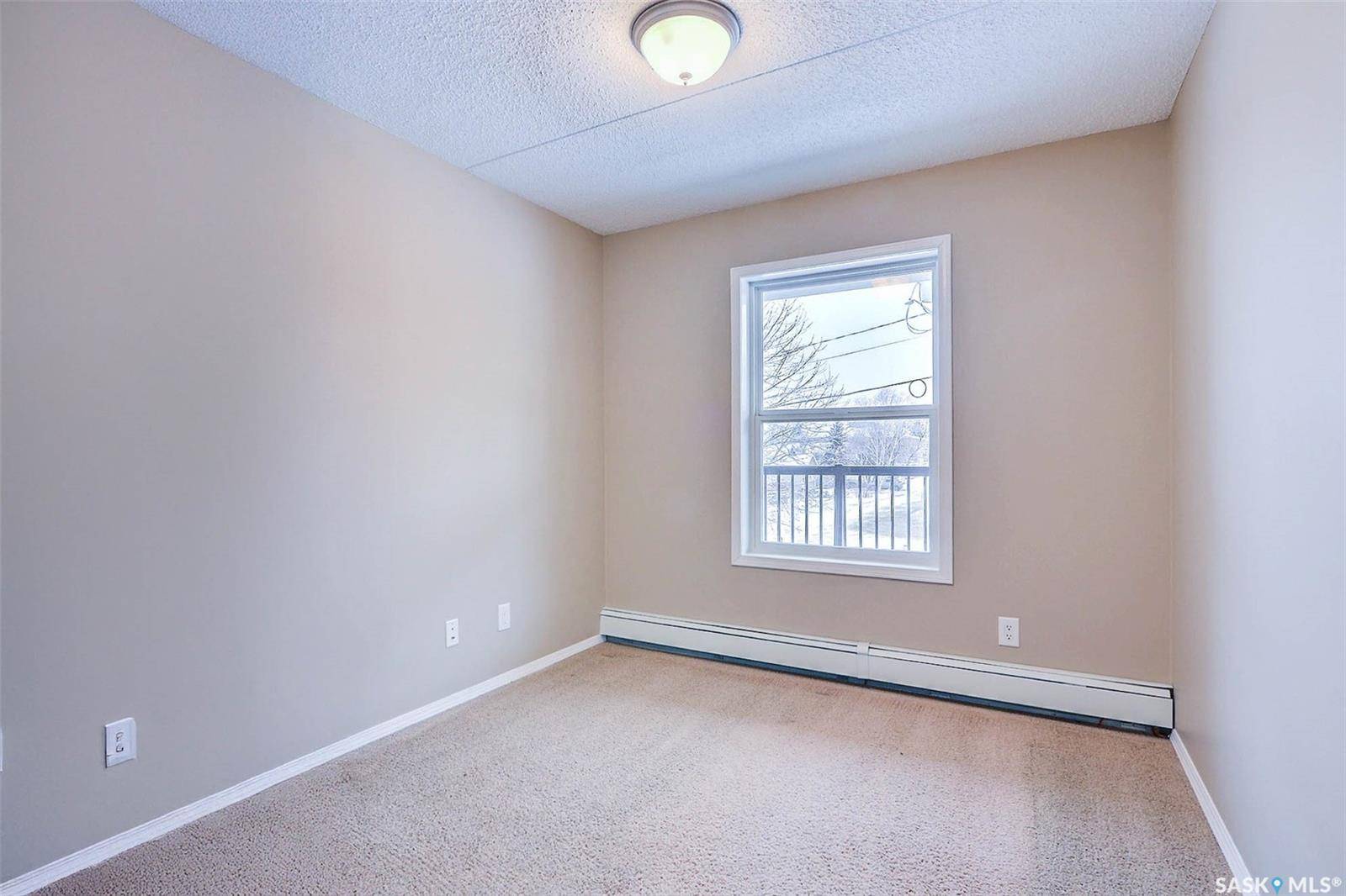 Prince Albert, SK S6V 5A8,1901 1 1/2 AVENUE W #202