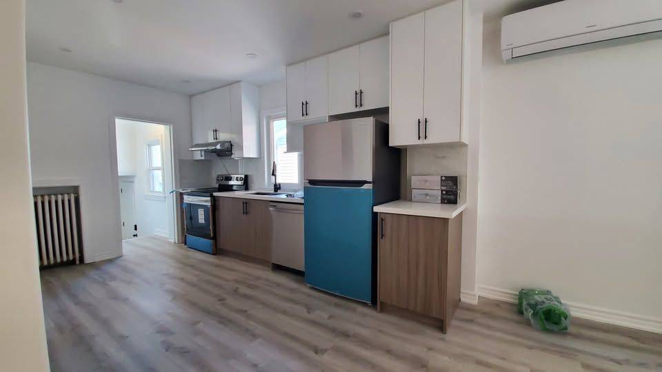 Toronto W04, ON M6E 4S1,74 Snider AVE