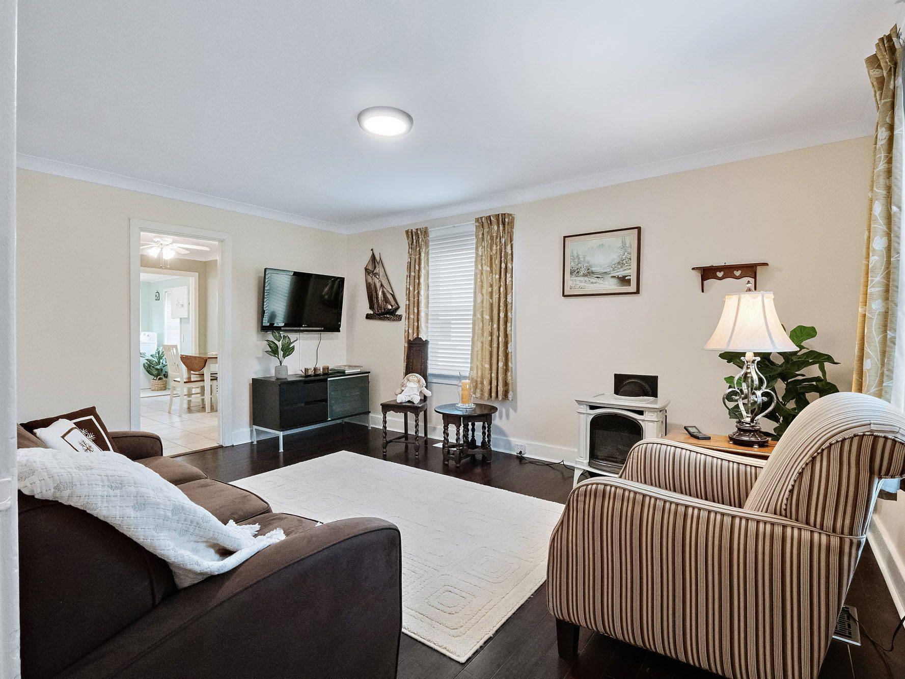 Fort Erie, ON L2A 2M2,207 Gilmore RD