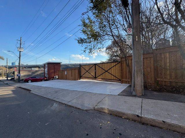 Hamilton, ON L8S 3M6,43 Glen RD