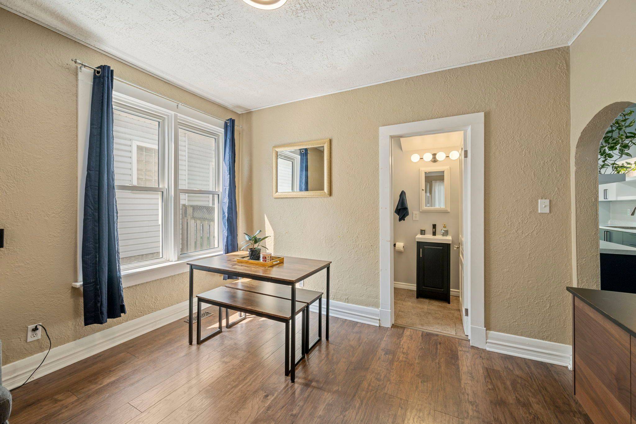 London East, ON N5Y 1Z5,57 Bedford RD