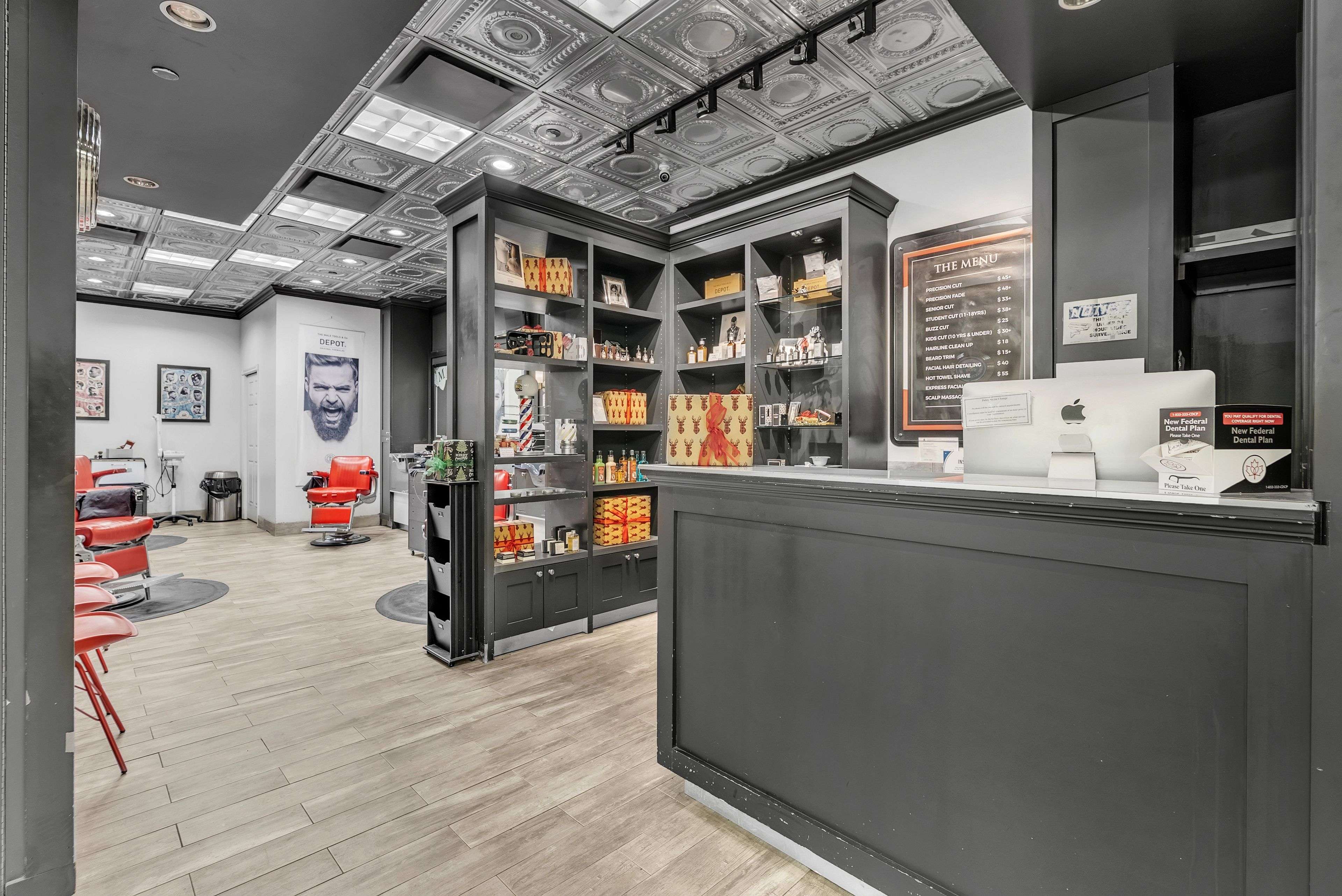 Hamilton, ON L8P 1A1,2 King ST W #168