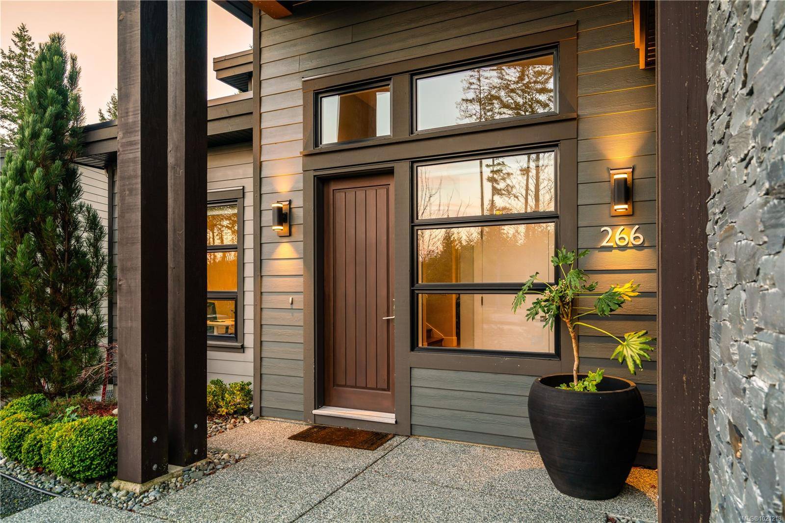 Nanaimo, BC V9T 0H1,266 Crestline Terr