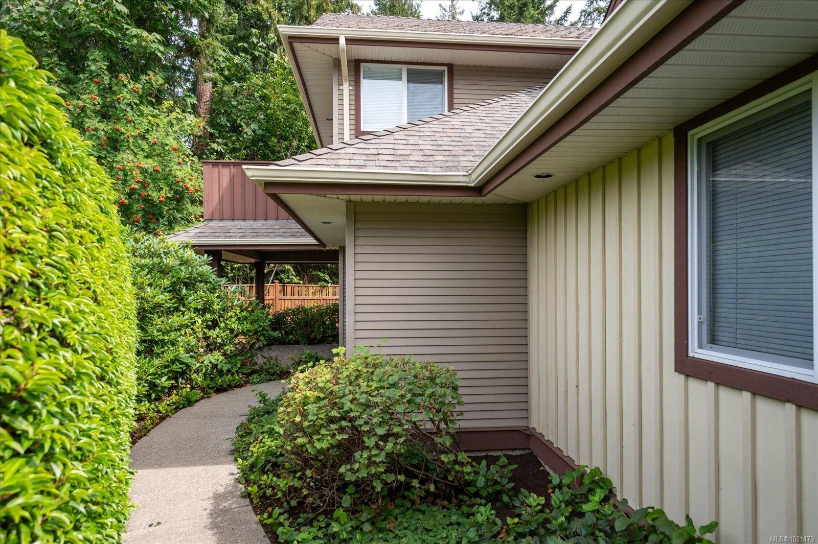 Parksville, BC V9P 1C5,340 Young St #12