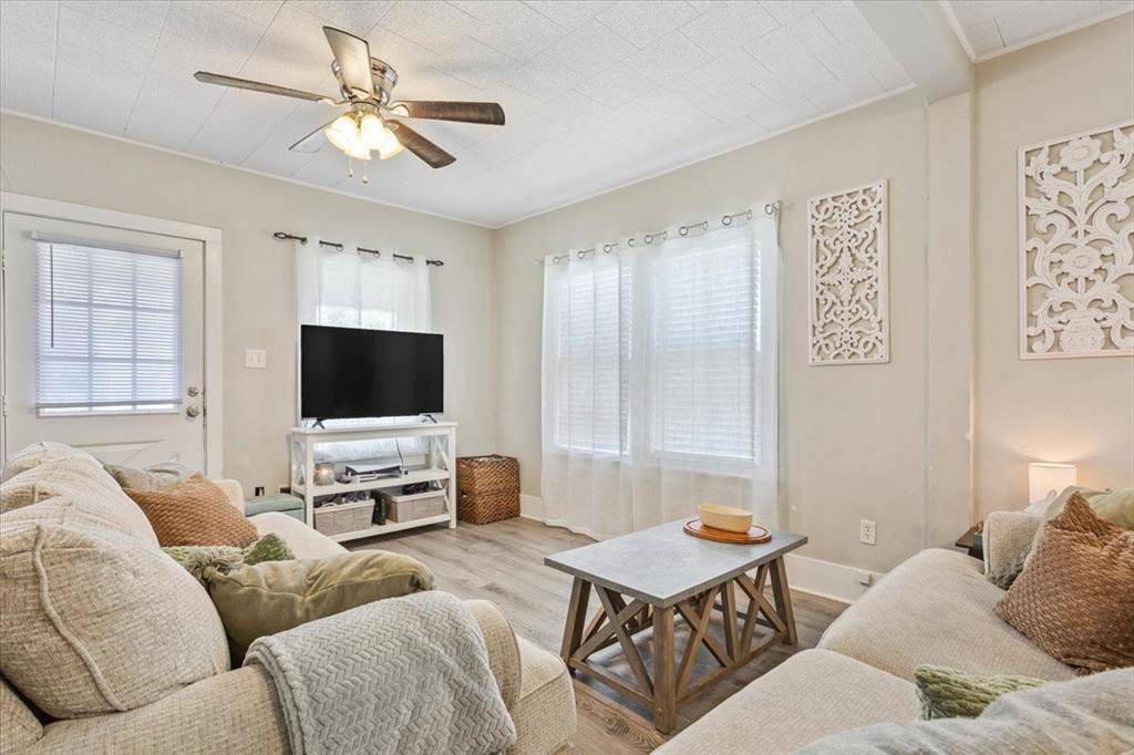 Riesel, TX 76682,102 Brookshire