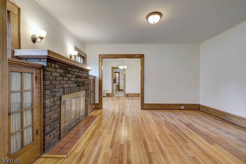 Springfield Twp., NJ 07081,24 Brook St