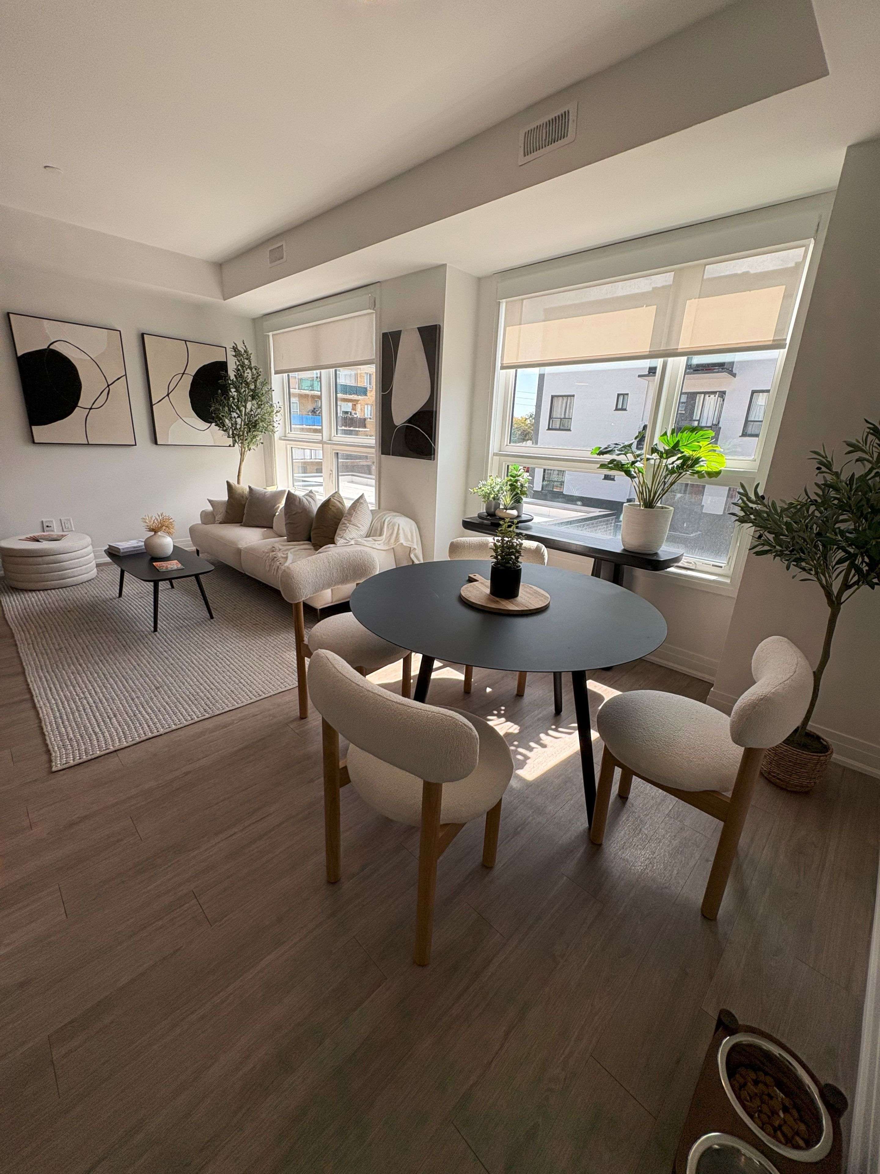 Toronto C07, ON M2R 1W1,15 Brenthall AVE #25