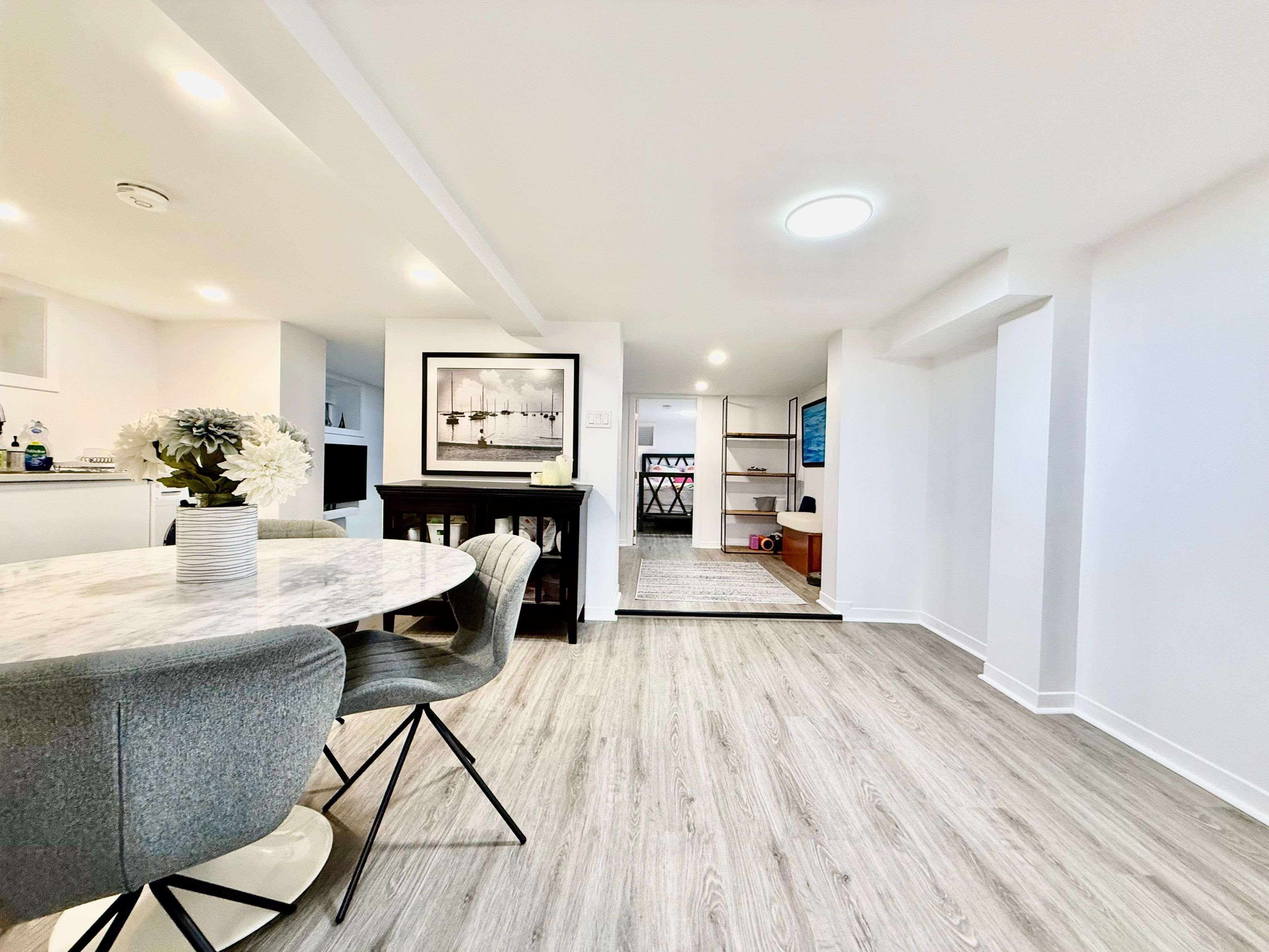 Toronto C02, ON M5R 1S6,25 Hillsboro AVE #Lower Level Suite