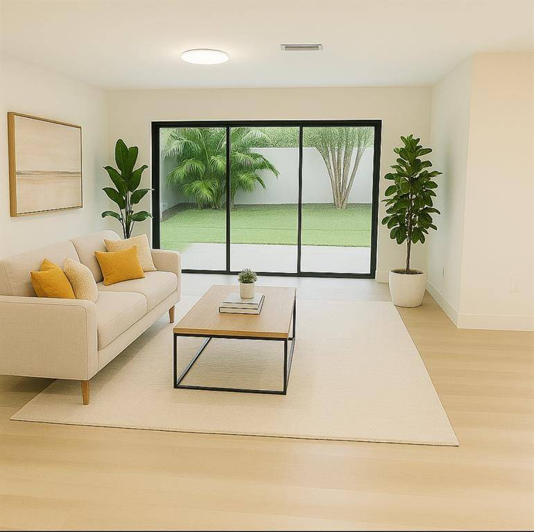 Hollywood, FL 33021,5042 Sheridan St #2