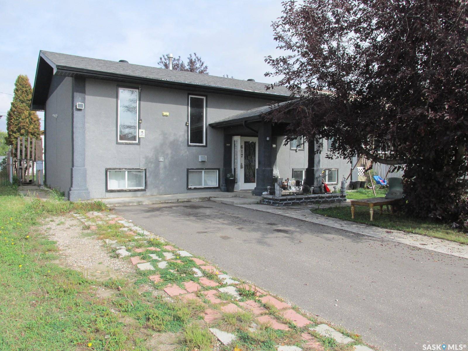 Nipawin, SK S0E 1E0,617 8th AVENUE W