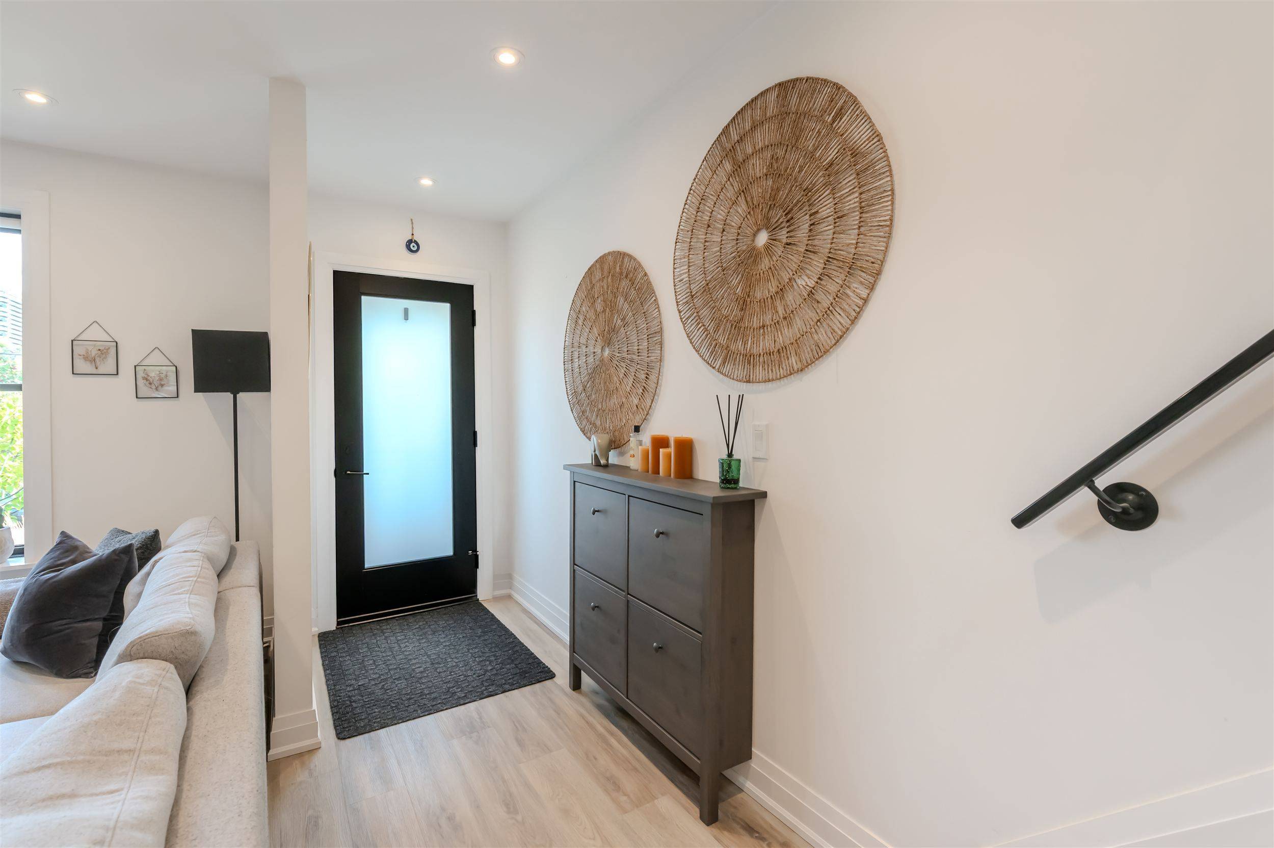 Toronto W06, ON M8Y 2X5,18 Milton ST #Main/Second Floor