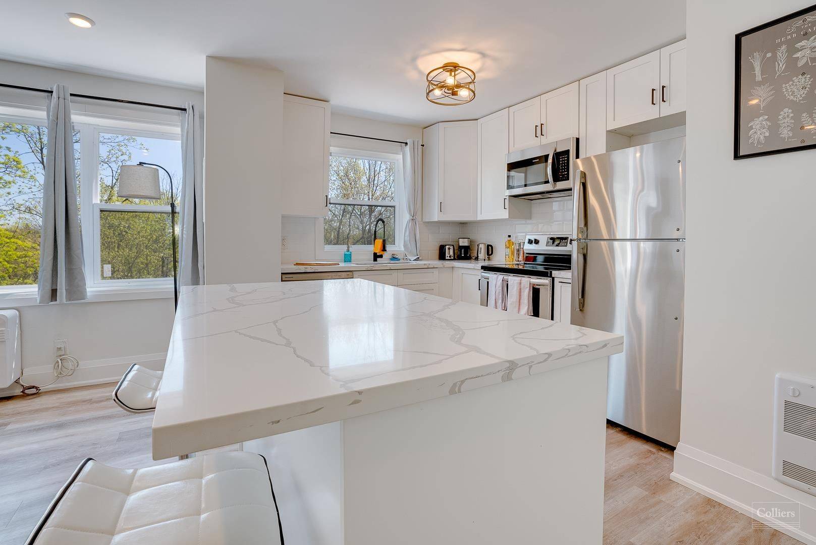 St. Catharines, ON L2P 2T1,17-19 Collier ST