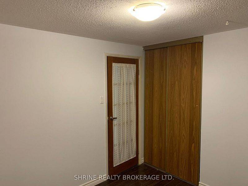 London East, ON N5V 3L8,5 CAPRICE CRES