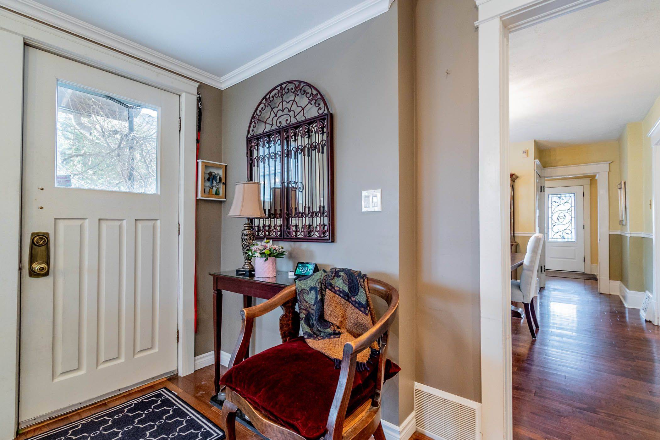 Niagara Falls, ON L2G 1Y5,6107 Barker ST