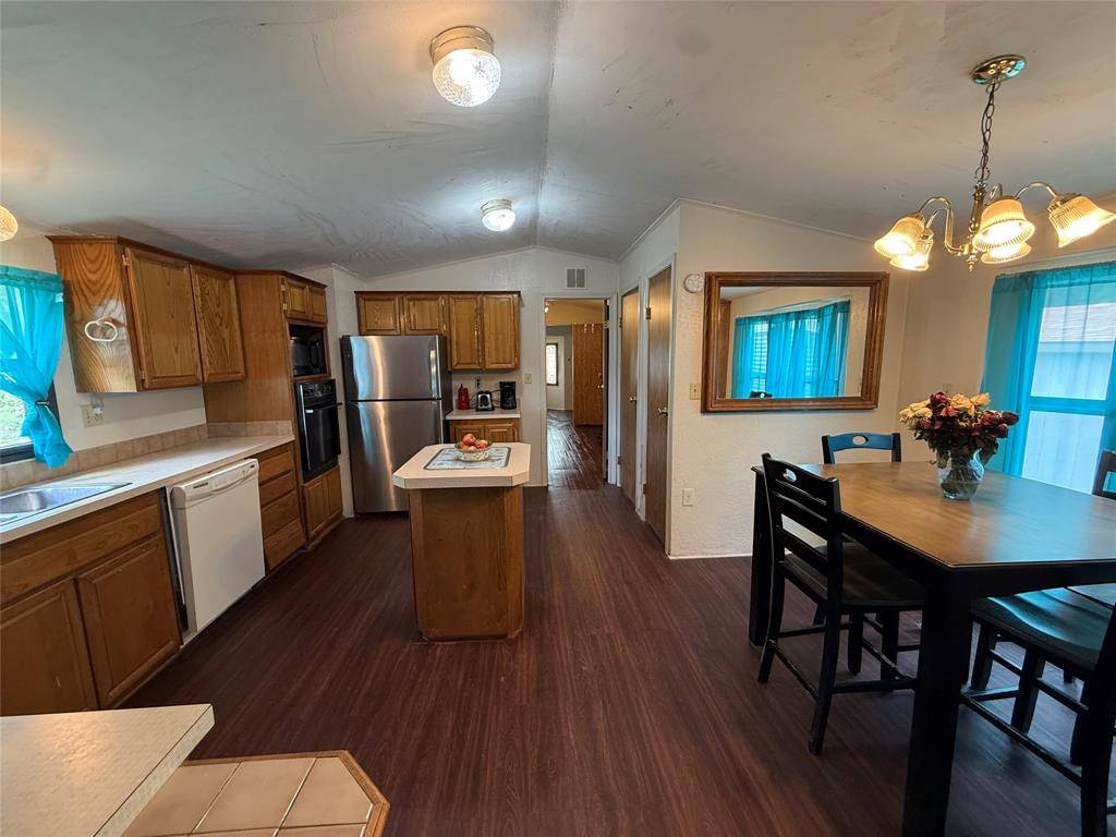 Pecan Hill, TX 75165,1027 Glen Brook Drive