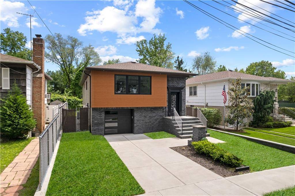 Staten  Island, NY 10312,164 Railroad ST